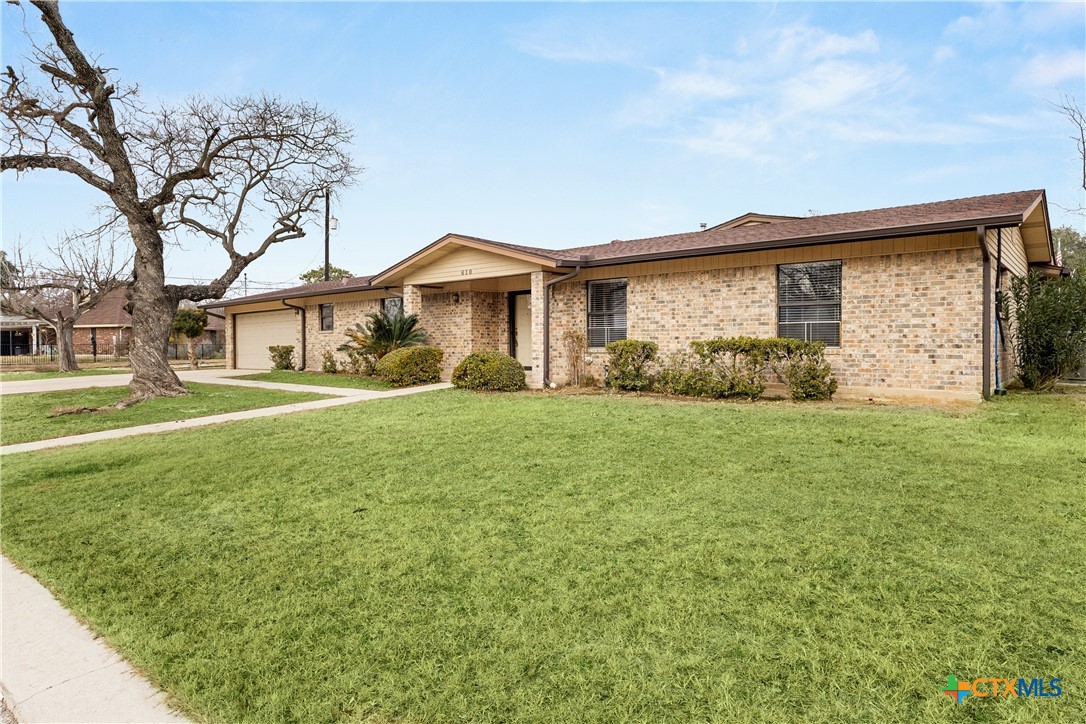 610 Creek Drive Property Photo 1