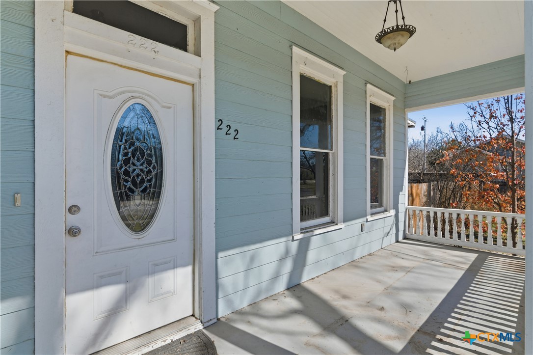 222 E Cedar Street Property Photo 3