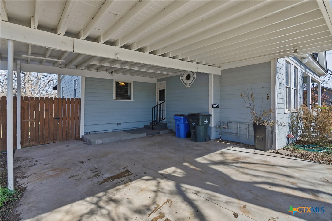 222 E Cedar Street Property Photo 7