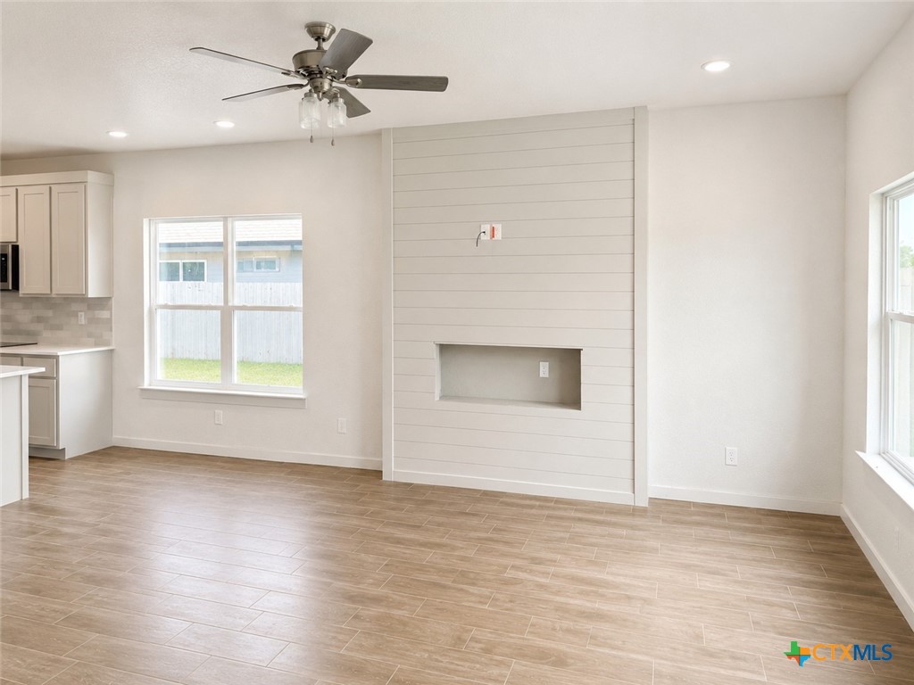 1422 Cedar River Lane Property Photo 3