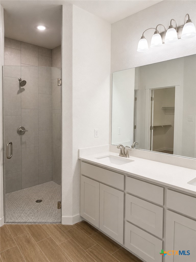 1422 Cedar River Lane Property Photo 5