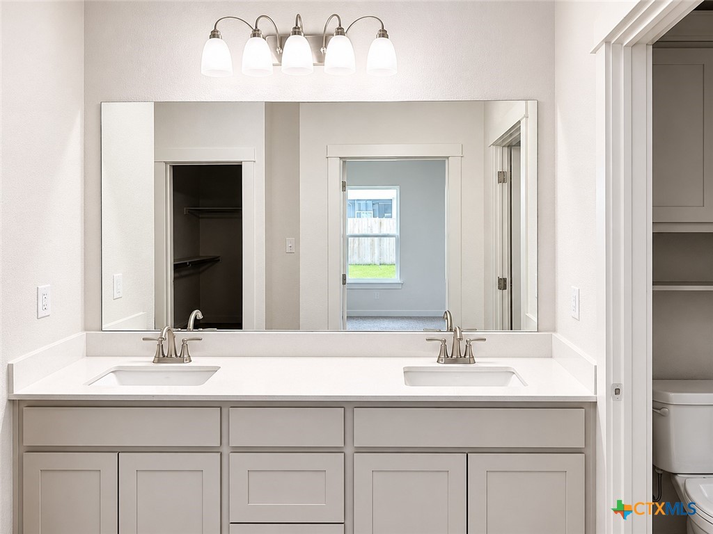 1422 Cedar River Lane Property Photo 10