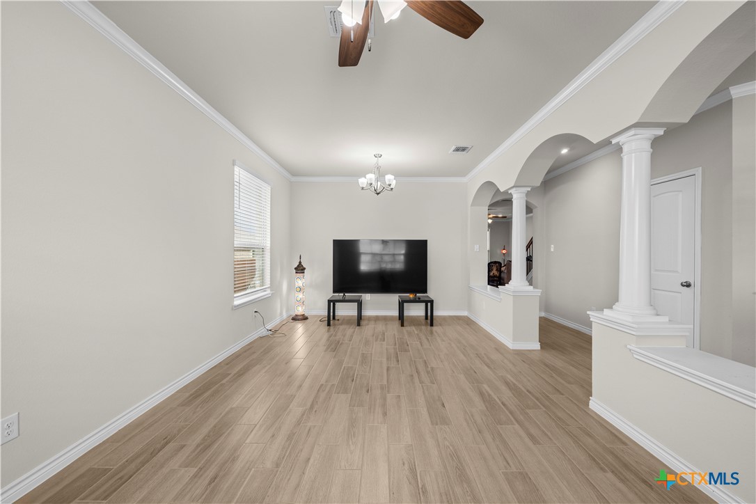 1305 Roma Street Property Photo 4