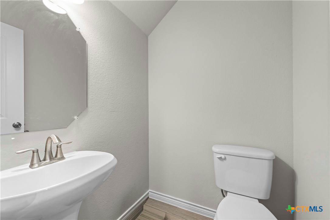 1305 Roma Street Property Photo 9