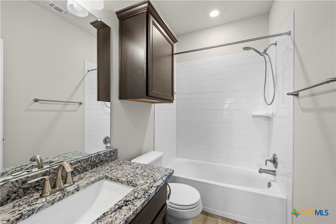 1305 Roma Street Property Photo 11