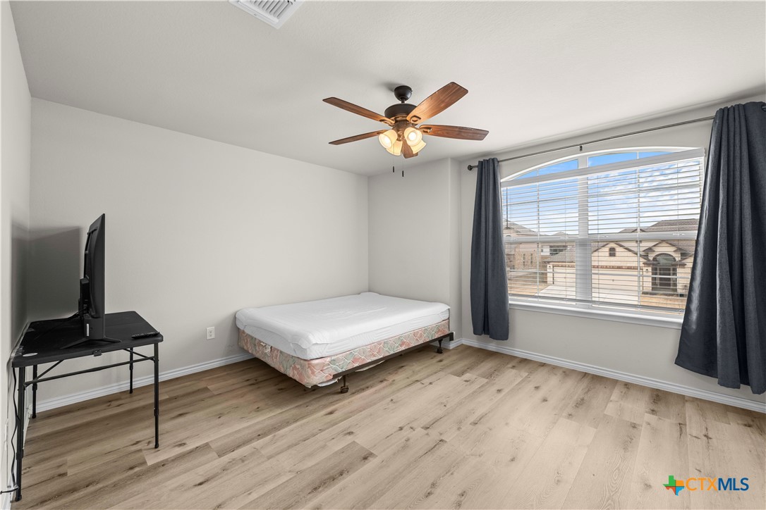 1305 Roma Street Property Photo 16