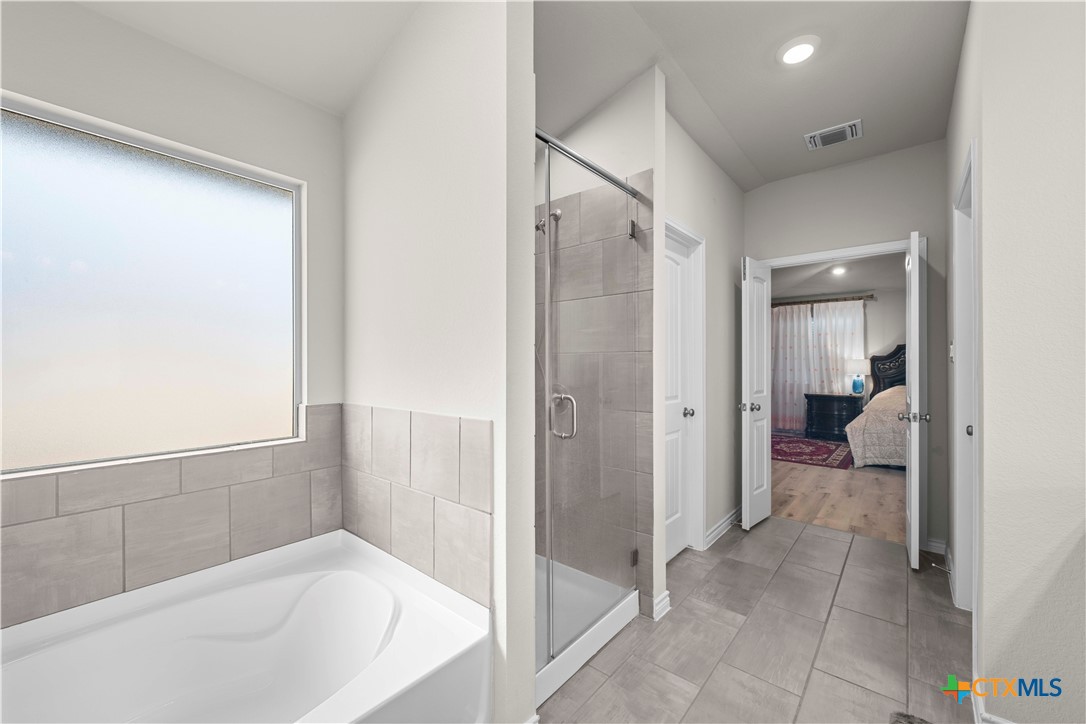 1305 Roma Street Property Photo 22
