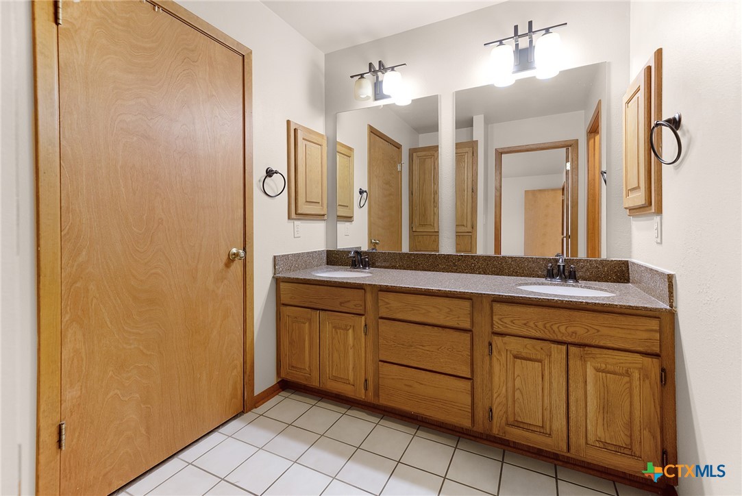 181 Spring Street Property Photo 25