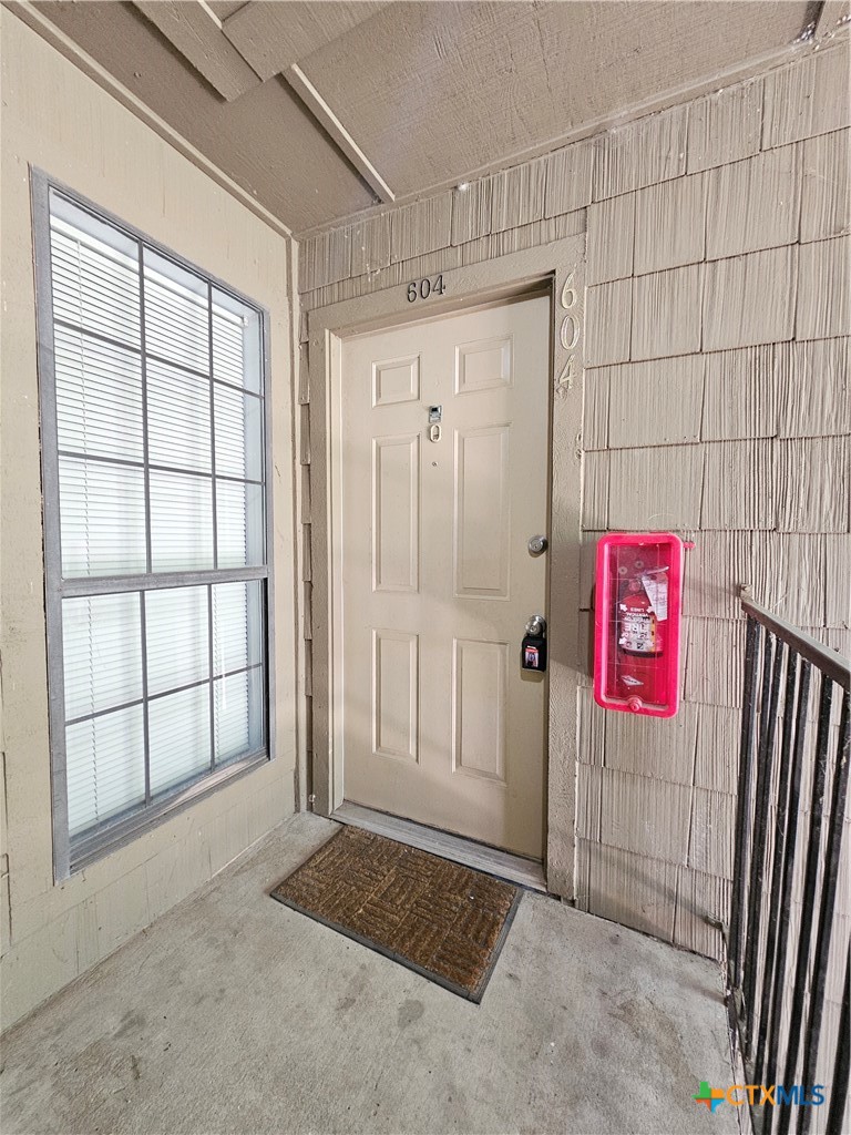 1202 Thorpe Lane 604 Property Photo 2