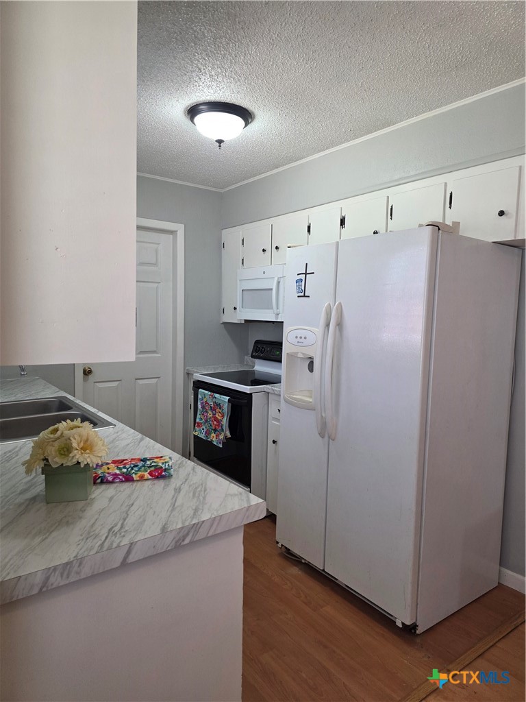 506 Creek Street Property Photo 4