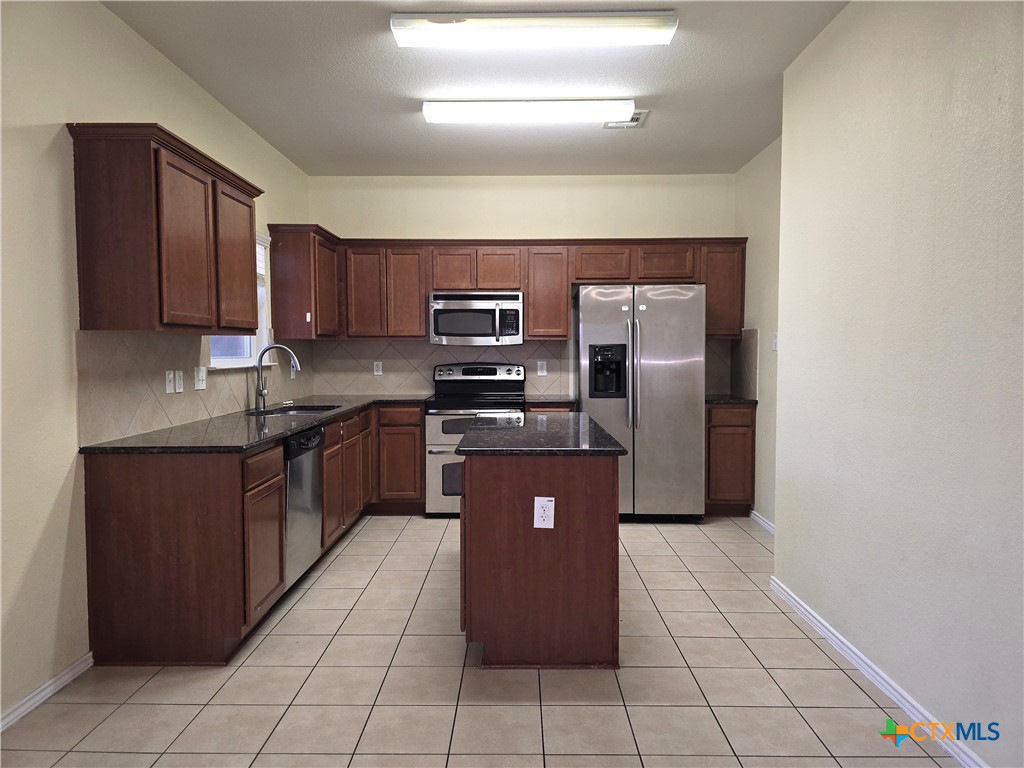 5000 Willamette Lane Property Photo 4