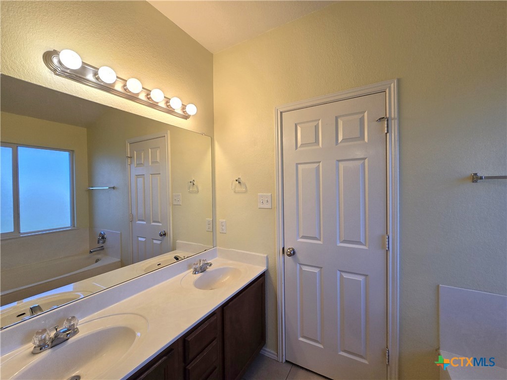 5000 Willamette Lane Property Photo 31