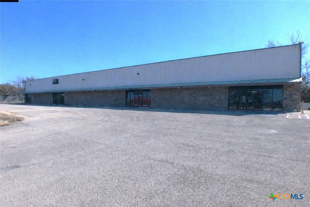 4100 Veterans Memorial Boulevard Property Photo 1