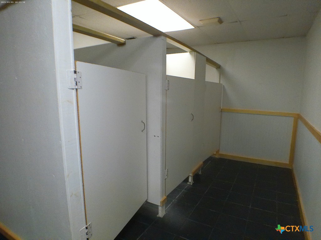 4100 Veterans Memorial Boulevard Property Photo 17
