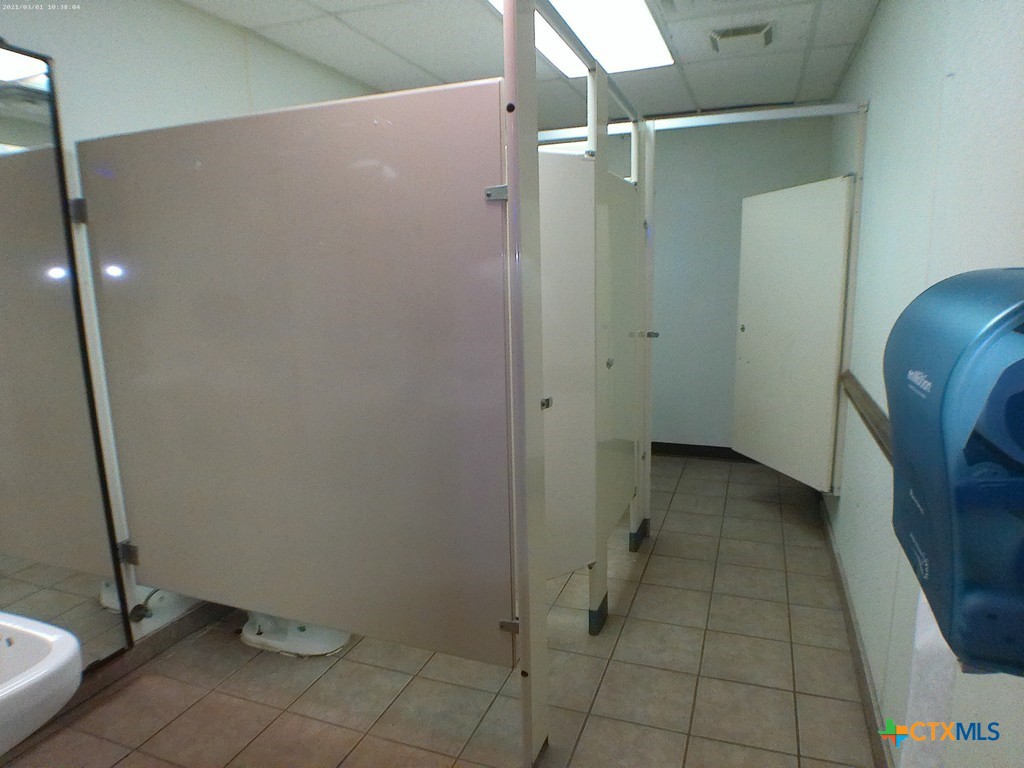 4100 Veterans Memorial Boulevard Property Photo 32
