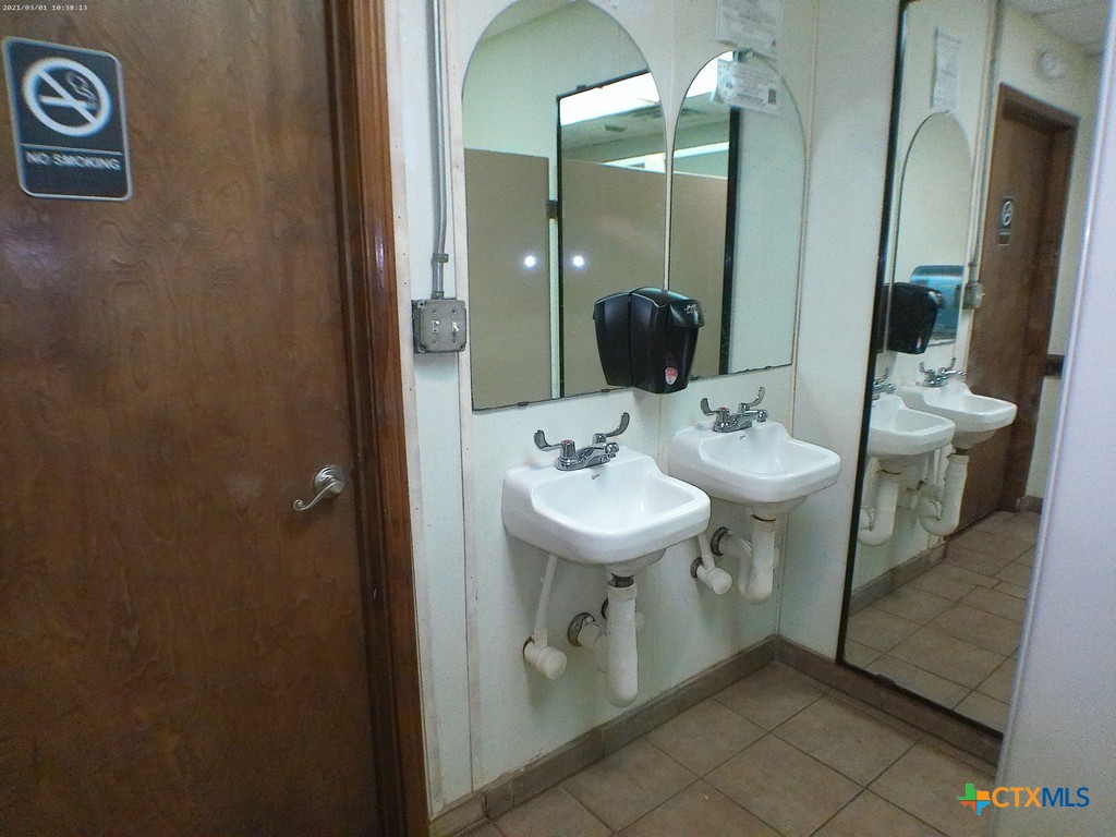 4100 Veterans Memorial Boulevard Property Photo 33