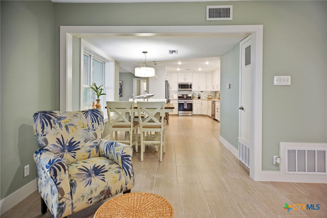 8 Las Brisas Place Property Photo 6