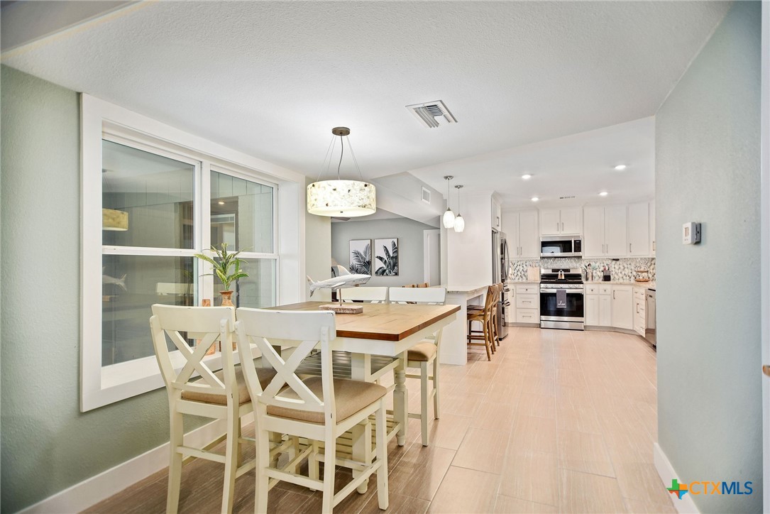 8 Las Brisas Place Property Photo 10