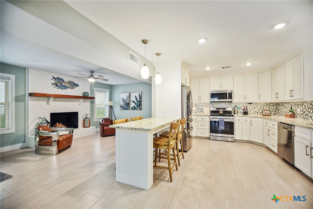8 Las Brisas Place Property Photo 11