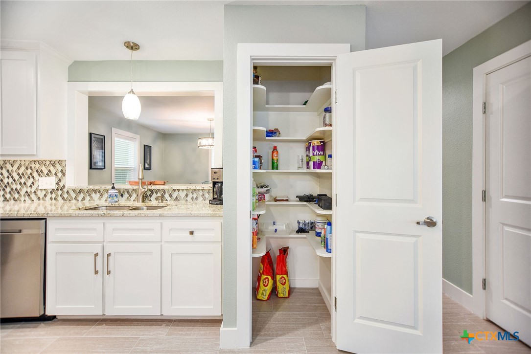 8 Las Brisas Place Property Photo 13
