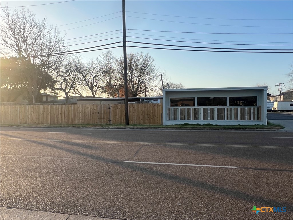 3007 E Red River Street Property Photo 2