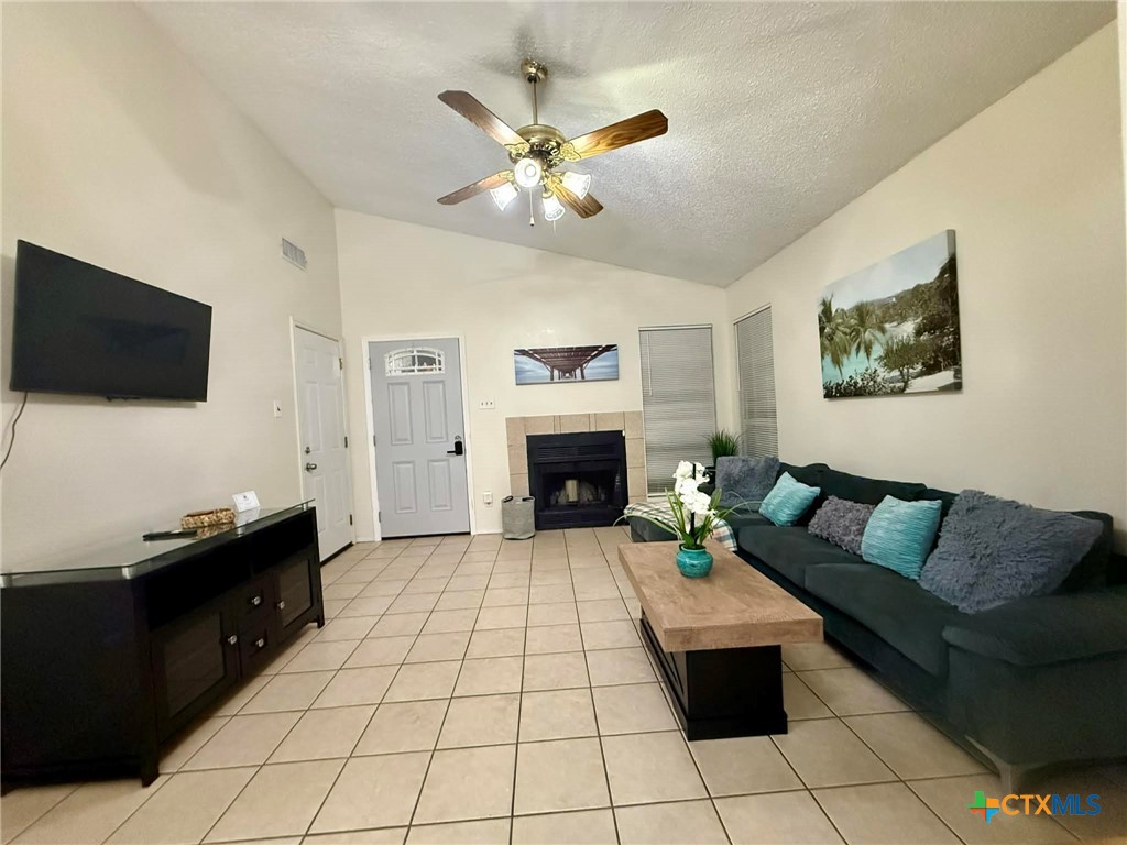 907 Haynes Drive Property Photo 3