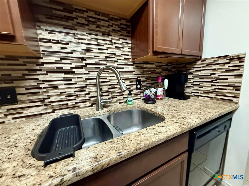 907 Haynes Drive Property Photo 18