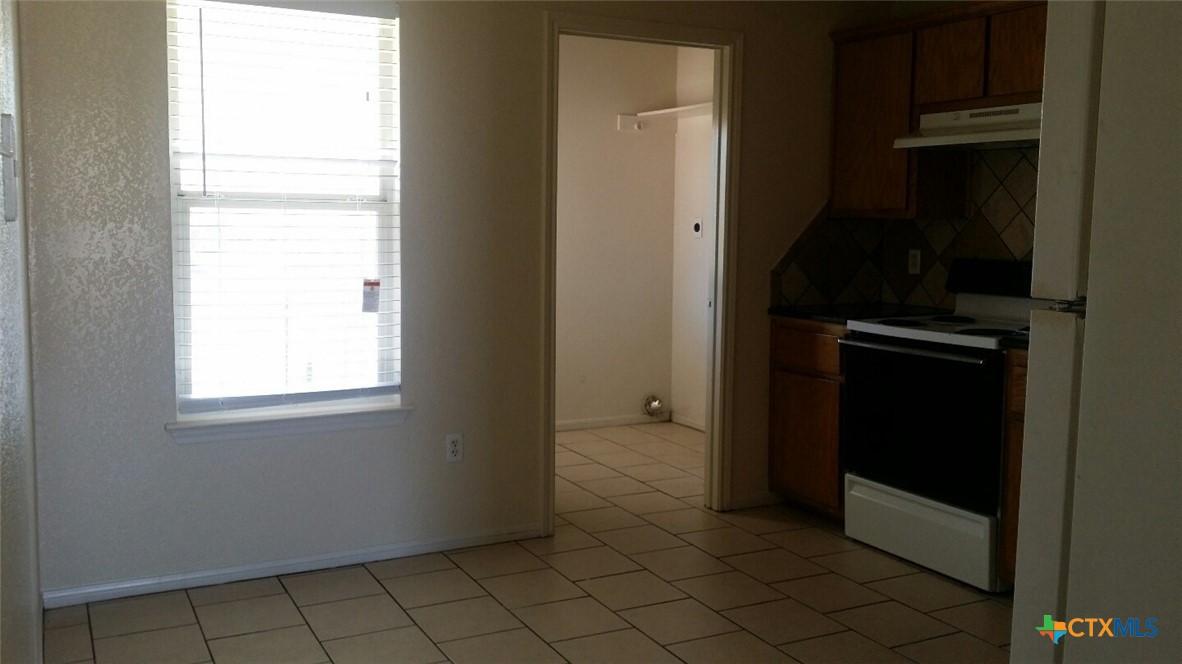 1102 Circle M Drive B Property Photo 6