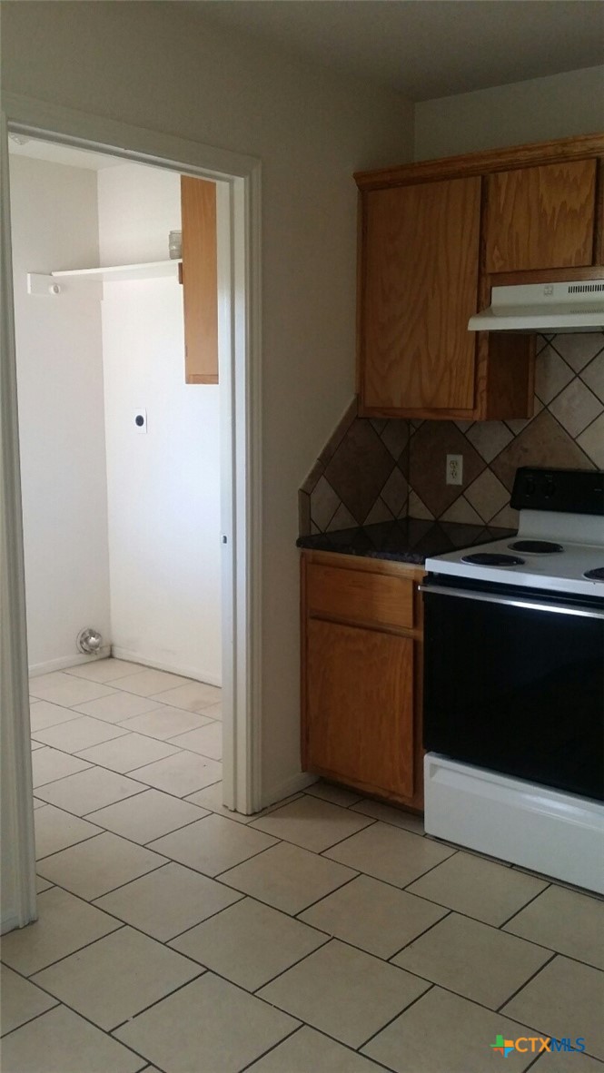 1102 Circle M Drive B Property Photo 7