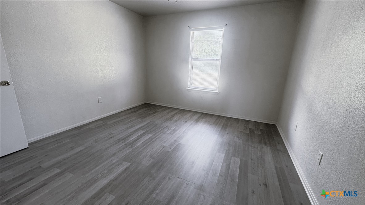 1102 Circle M Drive B Property Photo 10