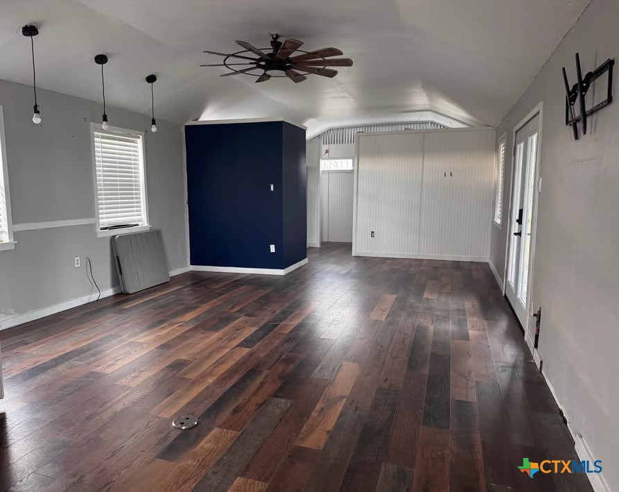 5364 Knob Creek Road Property Photo 3