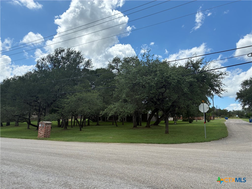 791 Edwards Boulevard Property Photo 4