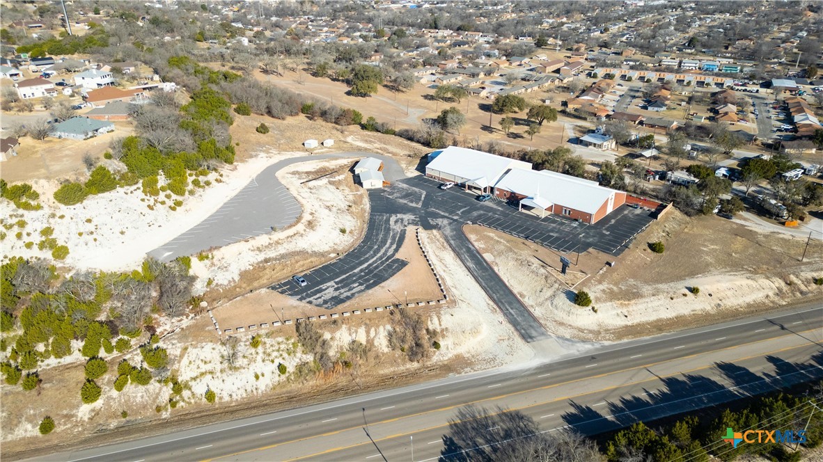 502 W Business 190 Highway Property Photo 5