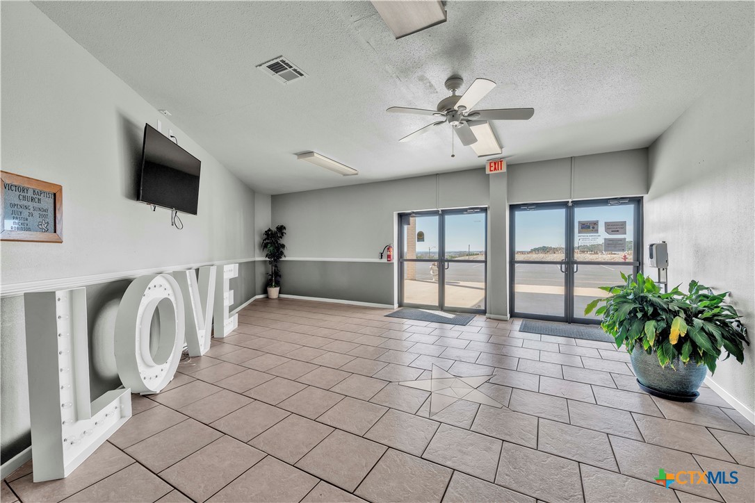 502 W Business 190 Highway Property Photo 27