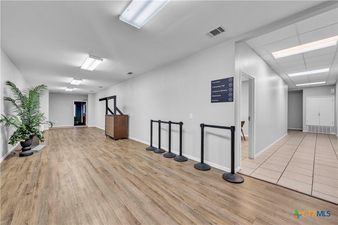 502 W Business 190 Highway Property Photo 29