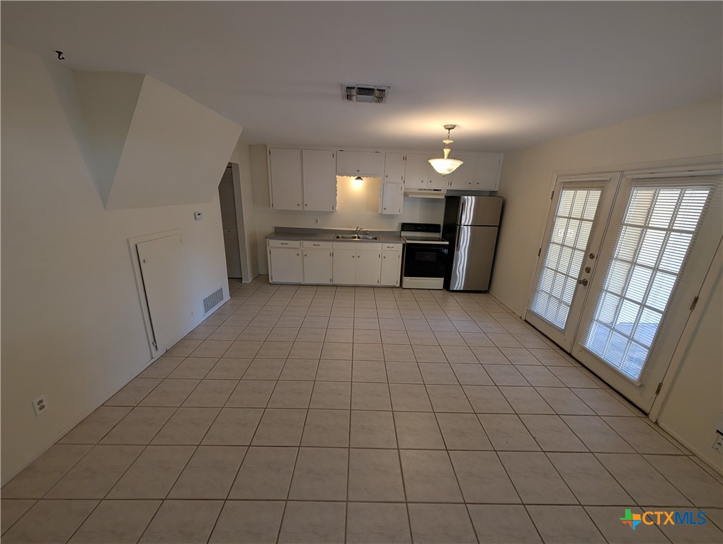 164 S Union Avenue 102 Property Photo 6