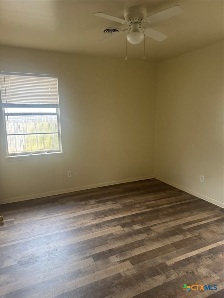904 Houston Street Property Photo 6