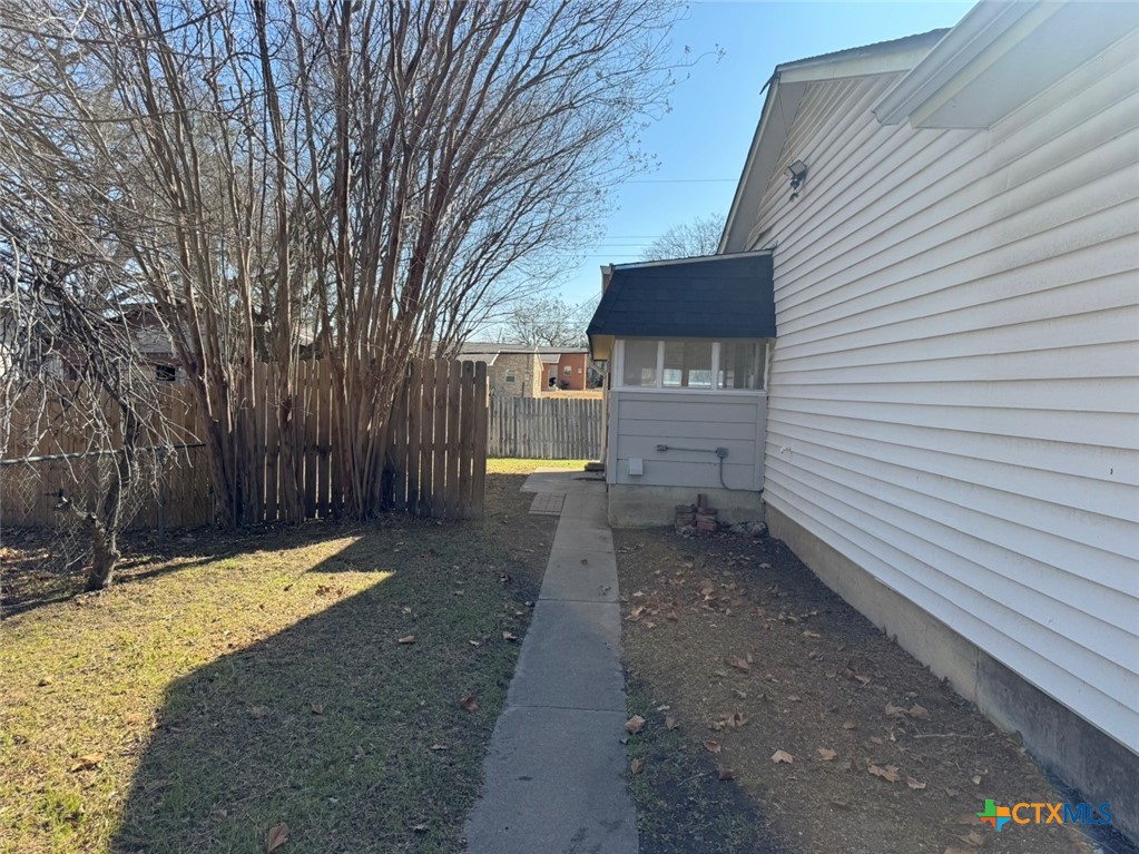 904 Houston Street Property Photo 14
