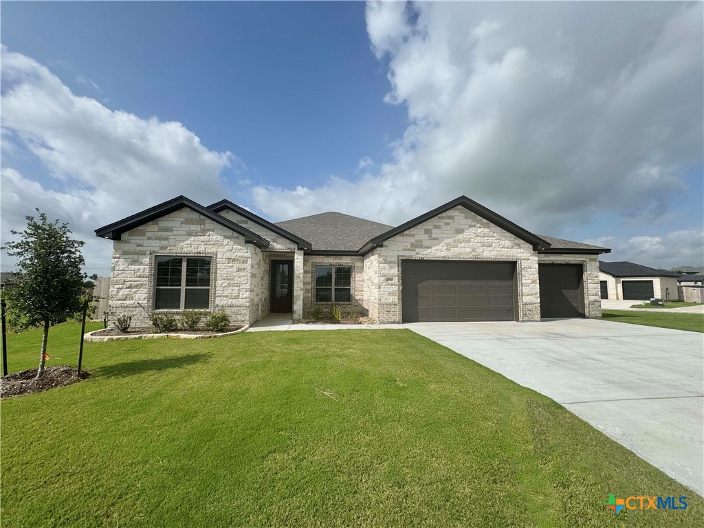 1054 Alice Circle Property Photo 1
