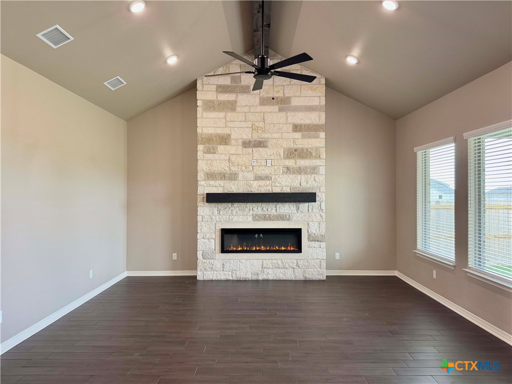 1054 Alice Circle Property Photo 8