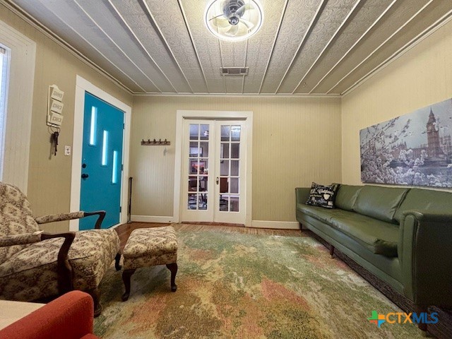 1008 Pleasant Street Property Photo 2