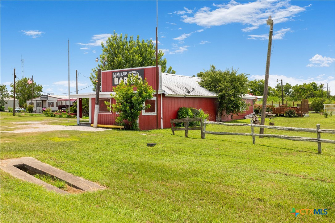 9913 Us-59 Property Photo 2