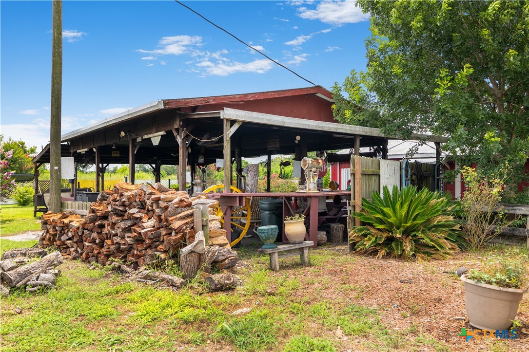 9913 Us-59 Property Photo 17