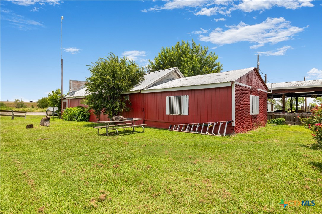 9913 Us-59 Property Photo 18
