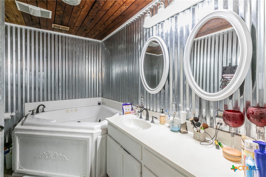 16480 Fm 2268 Property Photo 28