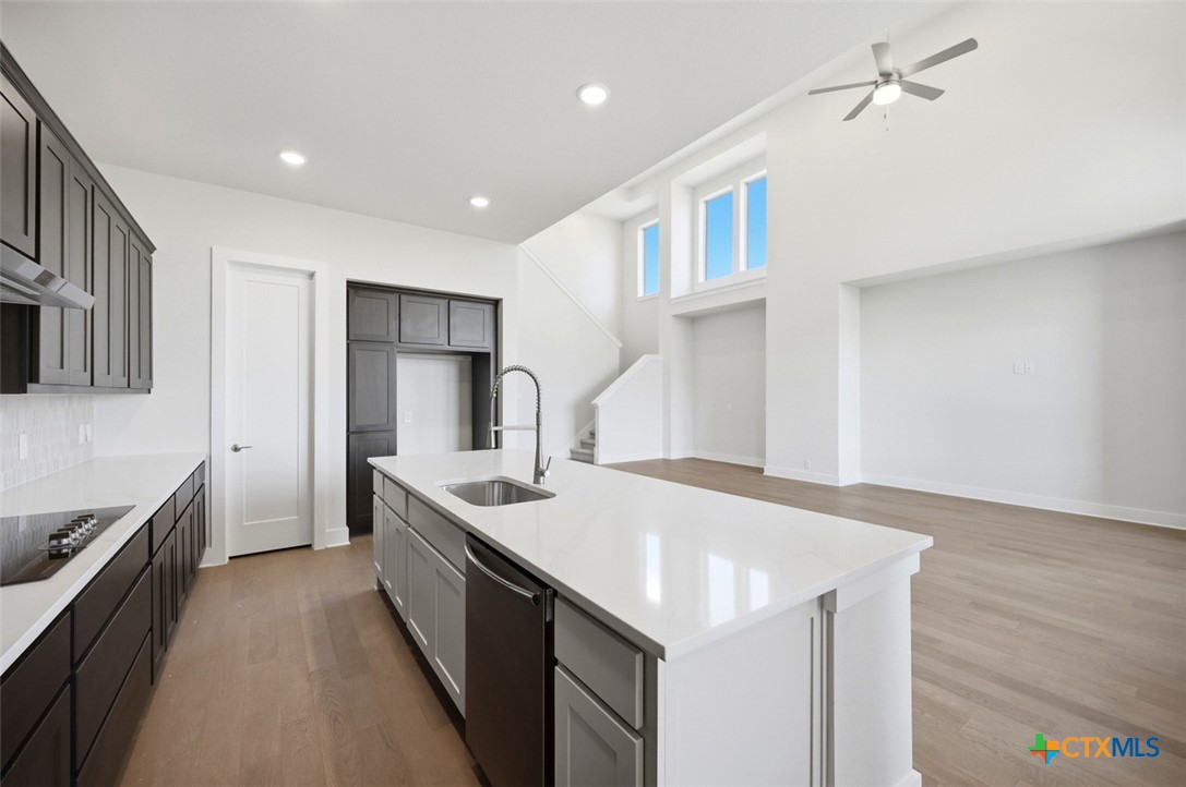 247 White Oak Property Photo 6