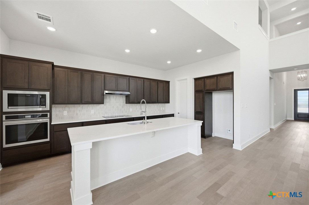 247 White Oak Property Photo 7