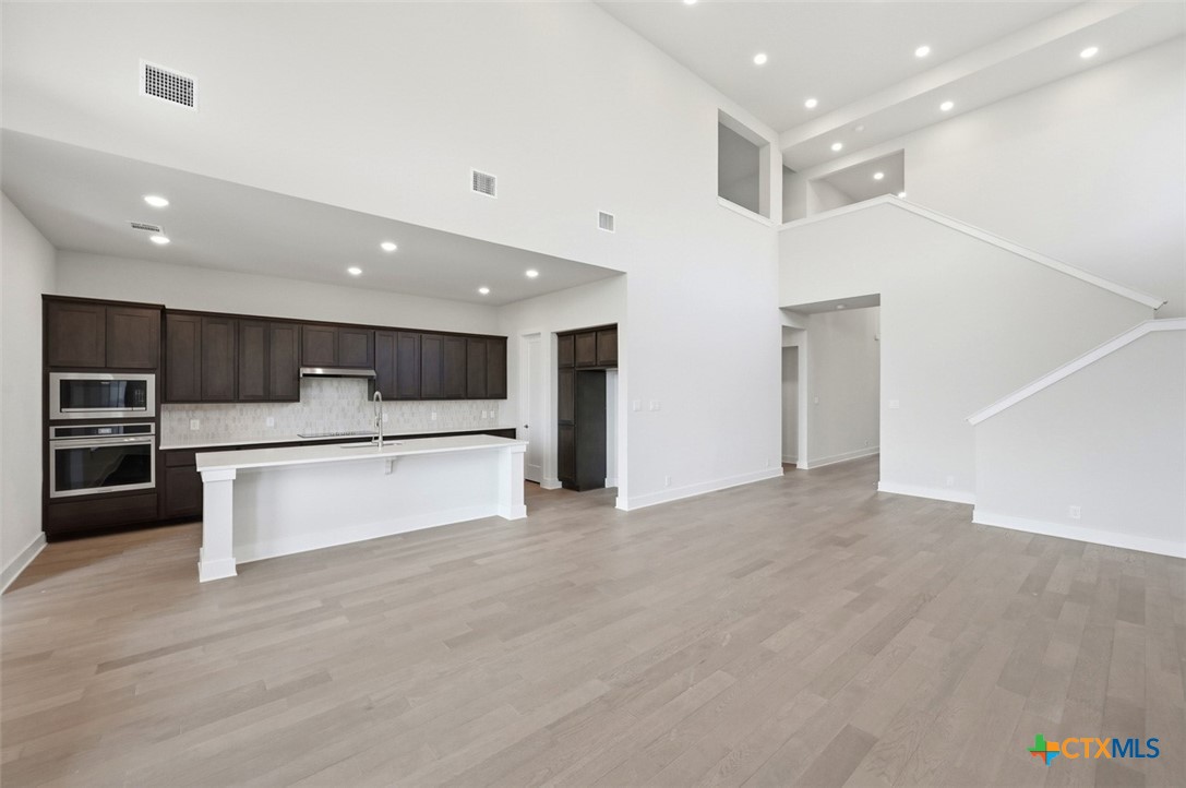 247 White Oak Property Photo 8