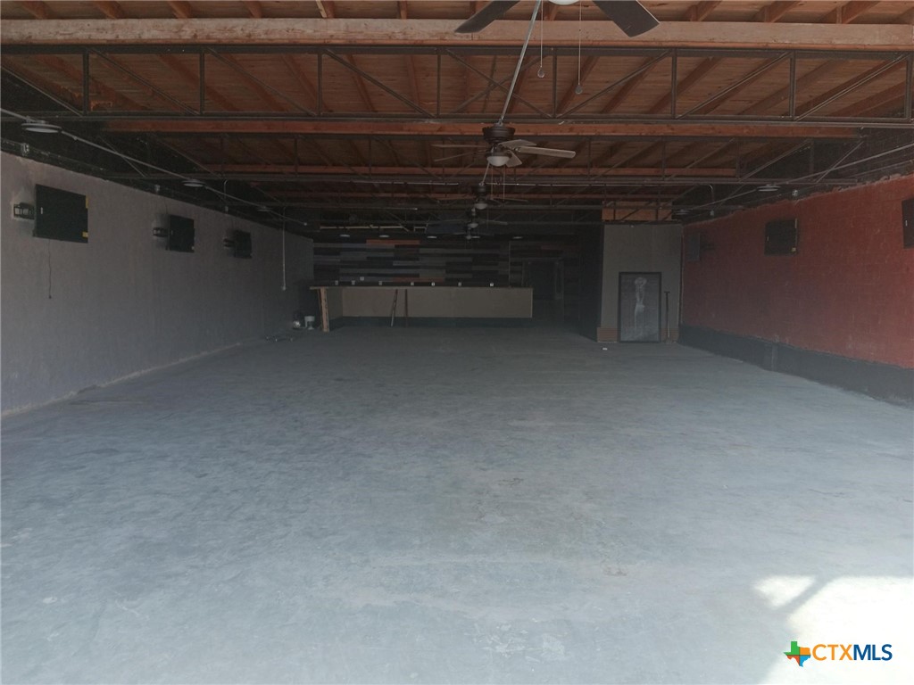 207 E Avenue C Property Photo 2