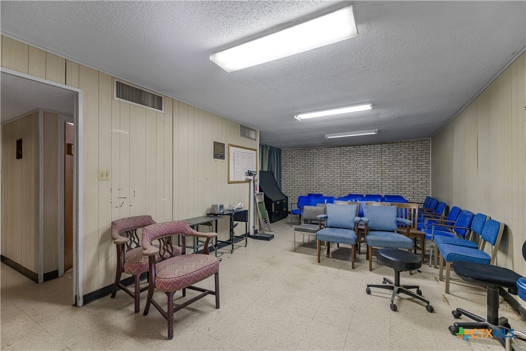 212 E Morris Street Property Photo 5